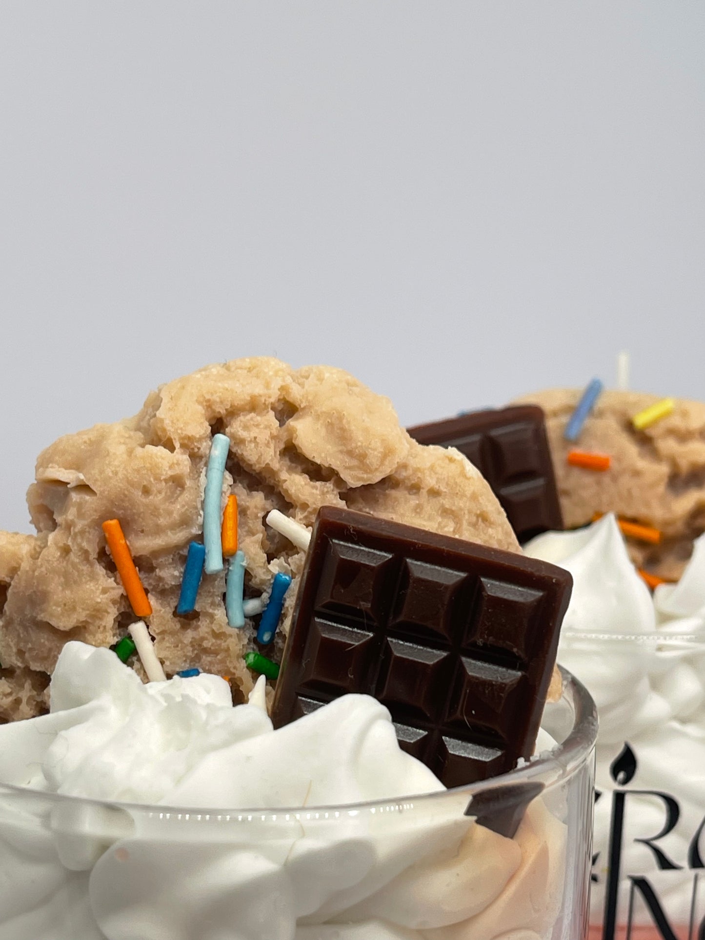 Vela Cookie Cream